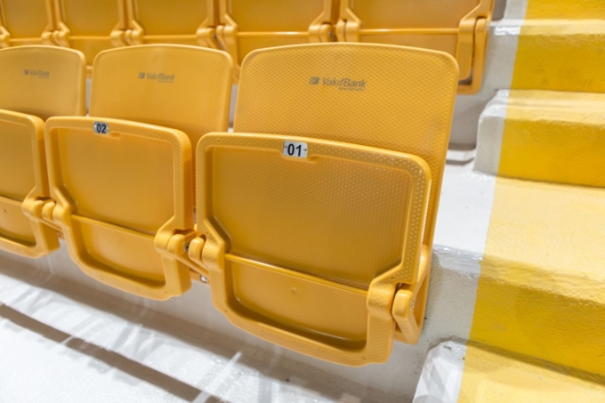 omega_tipup_backrest_monoblock_copolymer_pp_stadium_chair_seatorium_01