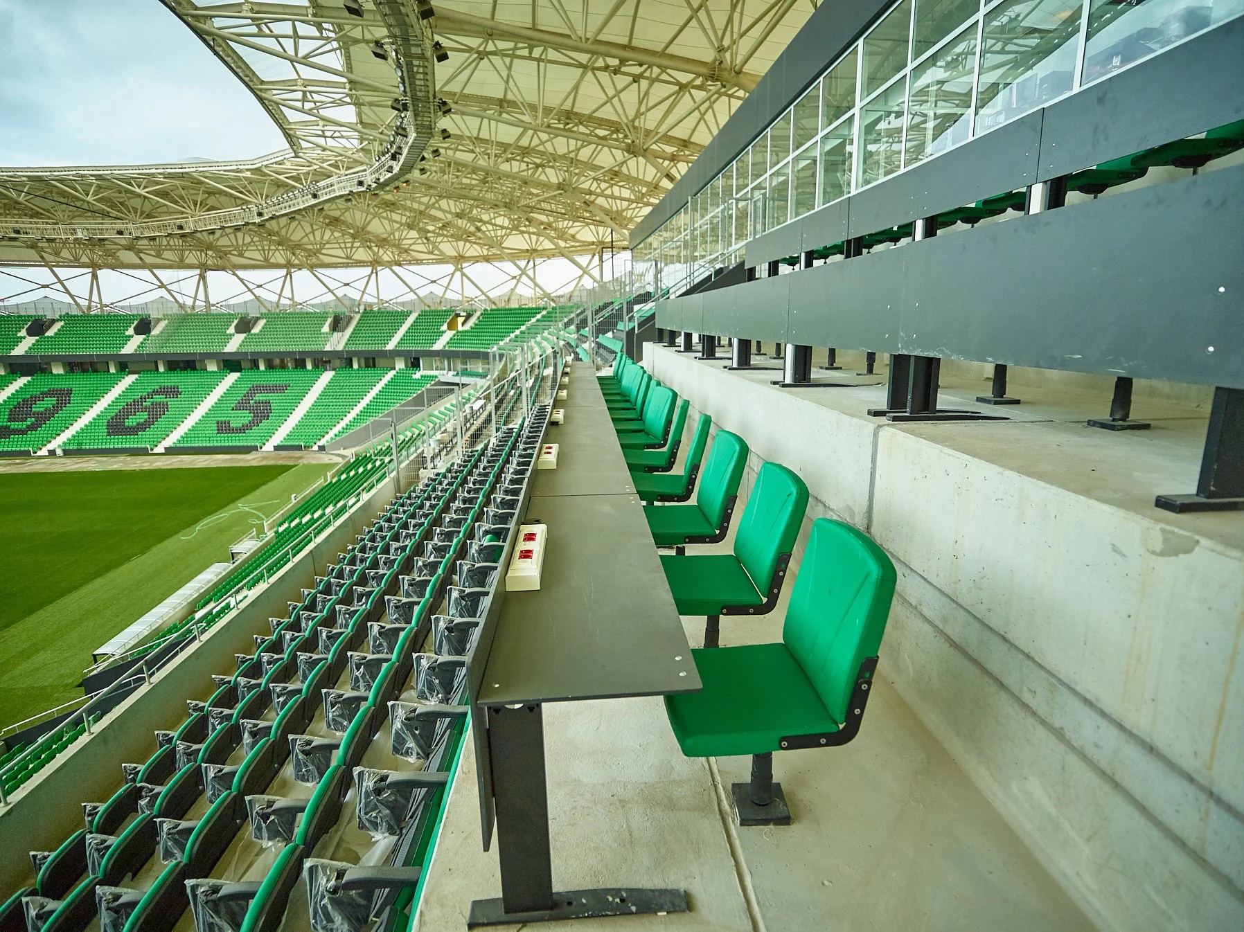 Royal 101 Stadium Press & VIP Box Seat - Seatorium